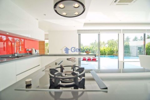 House in Pattaya, Thailand 4 bedrooms № 197119 - photo 21