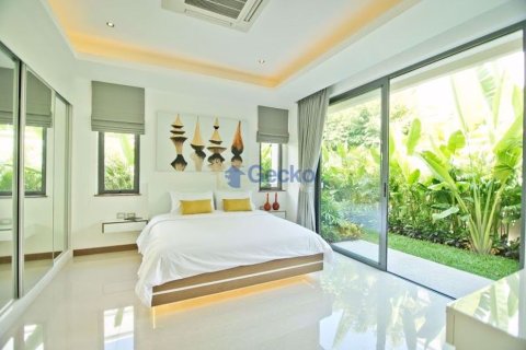 House in Pattaya, Thailand 4 bedrooms № 197119 - photo 7