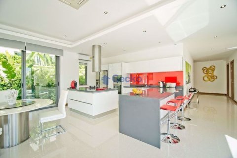 House in Pattaya, Thailand 4 bedrooms № 197119 - photo 17