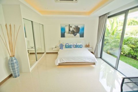 House in Pattaya, Thailand 4 bedrooms № 197119 - photo 10