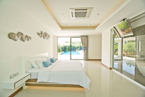 House in Pattaya, Thailand 4 bedrooms № 197119 - photo 6