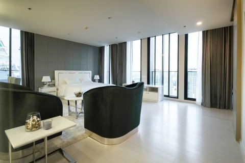 Condo à Pathum Wan, Bangkok, Thaïlande, 3 chambres № 200616 - photo 14