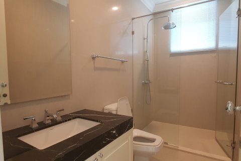 Condo à Watthana, Bangkok, Thaïlande, 4 chambres № 200614 - photo 2
