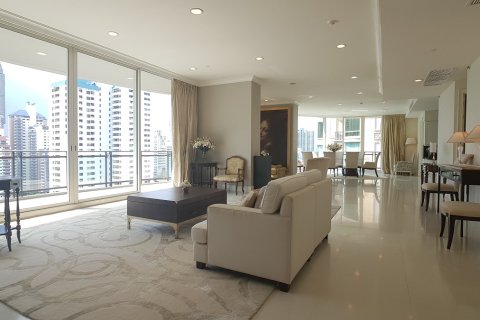 Condo à Watthana, Bangkok, Thaïlande, 4 chambres № 200614 - photo 11