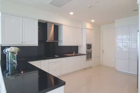 Condo à Watthana, Bangkok, Thaïlande, 4 chambres № 200614 - photo 17