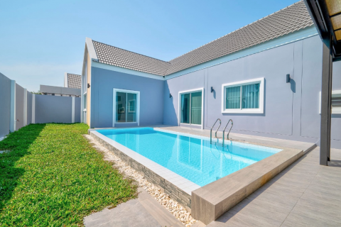 Villa in Pattaya, Thailand 4 bedrooms № 146246 - photo 1