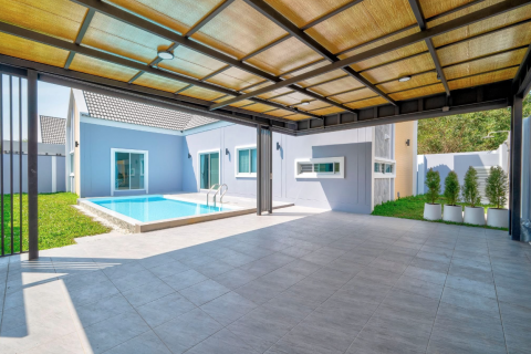 Villa in Pattaya, Thailand 4 bedrooms № 146246 - photo 2