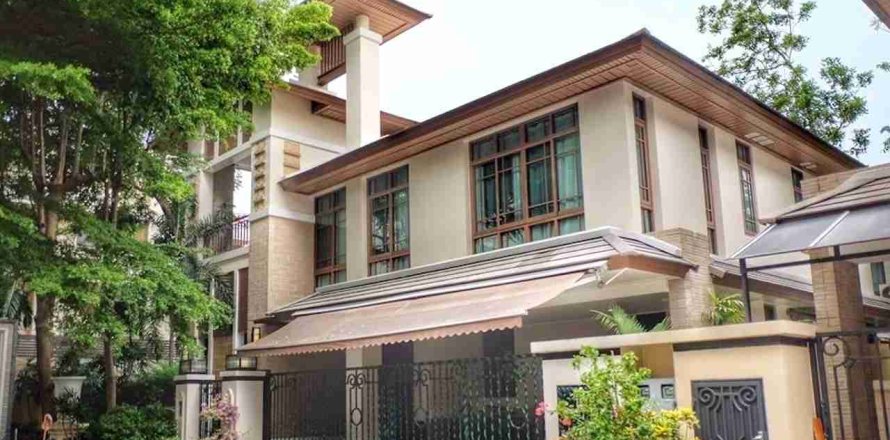 Maison à Bangkok, Thaïlande 4 chambres № 184127