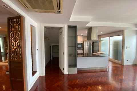 Condo in Yan Nawa, Bangkok, Thailand, 2 bedrooms  № 149913 - photo 12