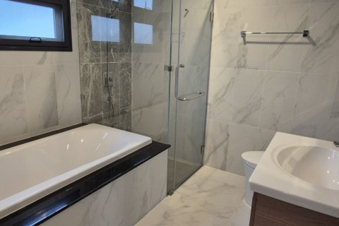 House in Pattaya, Thailand 4 bedrooms № 171886 - photo 7