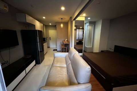Studio dans le Condo à Khlong Toei, Bangkok, Thaïlande  № 173420