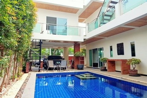 Villa in Phuket, Thailand 3 bedrooms № 173417