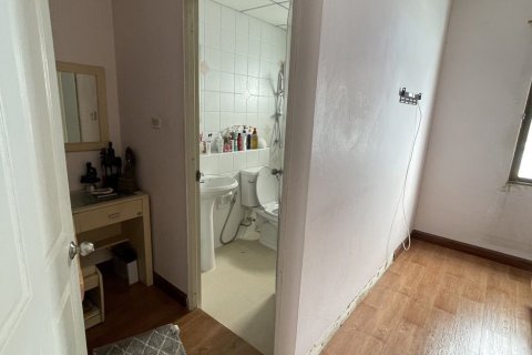 Townhouse in Wang Thonglang, Bangkok, Thailand 3 bedrooms № 137020 - photo 14