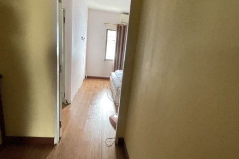 Townhouse in Wang Thonglang, Bangkok, Thailand 3 bedrooms № 137020 - photo 11