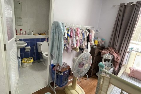 Townhouse in Wang Thonglang, Bangkok, Thailand 3 bedrooms № 137020 - photo 2