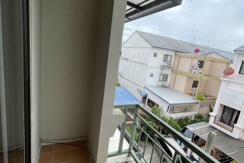 Townhouse in Wang Thonglang, Bangkok, Thailand 3 bedrooms № 137020 - photo 6