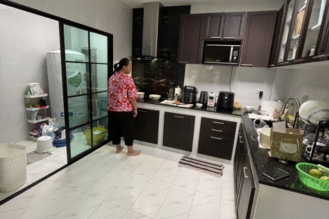 Townhouse in Wang Thonglang, Bangkok, Thailand 3 bedrooms № 137020 - photo 18