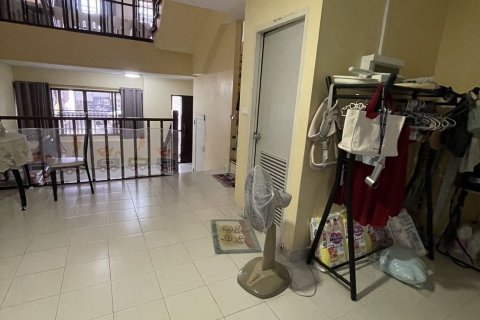 Townhouse in Wang Thonglang, Bangkok, Thailand 3 bedrooms № 137020 - photo 25