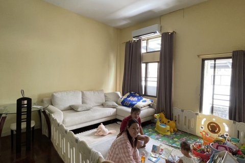 Townhouse in Wang Thonglang, Bangkok, Thailand 3 bedrooms № 137020 - photo 27