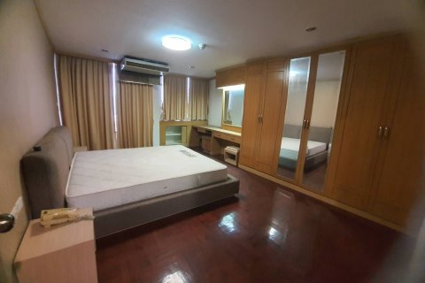 Condo in Watthana, Bangkok, Thailand, 2 bedrooms  № 158474 - photo 8