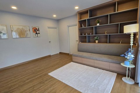 House in Bang Kaeo, Thailand 4 bedrooms № 158475 - photo 16