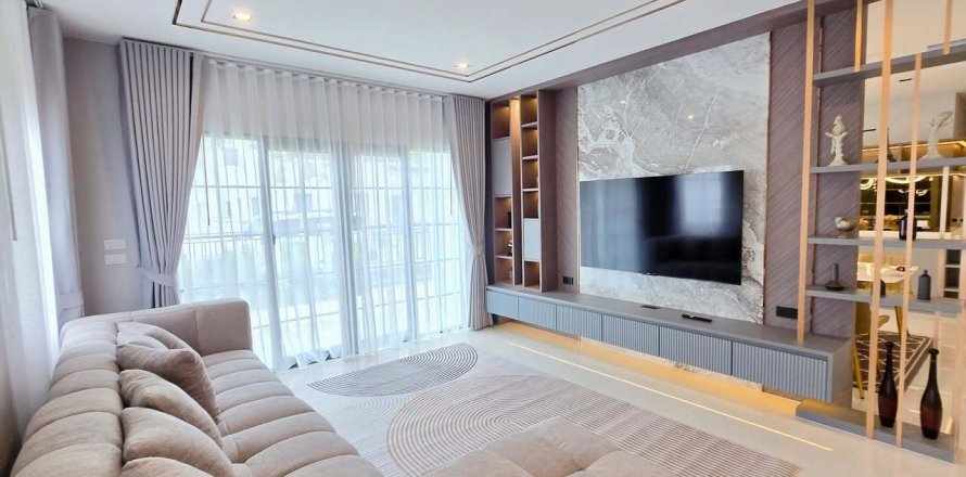 House in Bang Kaeo, Thailand 4 bedrooms № 158475