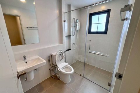 House in Bang Kaeo, Thailand 4 bedrooms № 158475 - photo 19