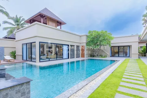 House in Bang Tao, Thailand 3 bedrooms № 135139 - photo 1