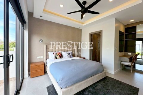 House in Pattaya, Thailand 3 bedrooms № 197969 - photo 14