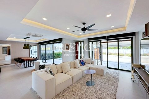 House in Pattaya, Thailand 3 bedrooms № 197969 - photo 3