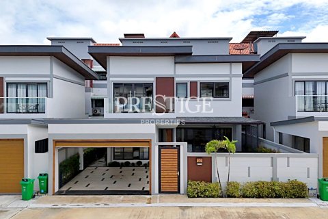 House in Pattaya, Thailand 3 bedrooms № 197969 - photo 29