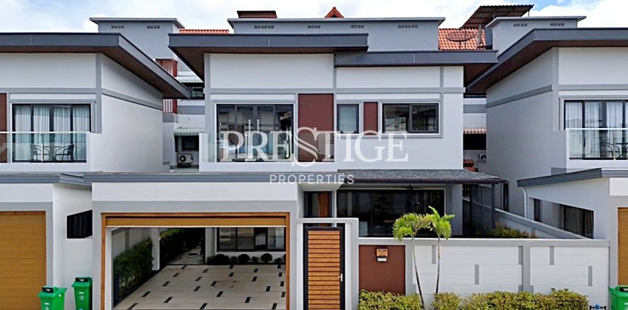 House in Pattaya, Thailand 3 bedrooms № 197969