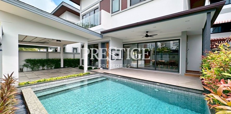 House in Pattaya, Thailand 3 bedrooms № 197969