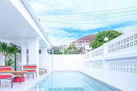 House in Pattaya, Thailand 4 bedrooms № 197965 - photo 21