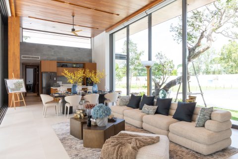 Villa in Kathu, Thailand 5 bedrooms № 149125 - photo 3