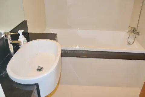 Condo in Watthana, Bangkok, Thailand, 2 bedrooms  № 161214 - photo 8