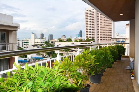 Condo à Watthana, Bangkok, Thaïlande, 3 chambres № 158715 - photo 2