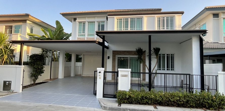 House in Bang Kapi, Bangkok, Thailand 3 bedrooms № 158718