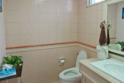 Duplex in Khlong Toei, Bangkok, Thailand 4 bedrooms № 137100 - photo 21