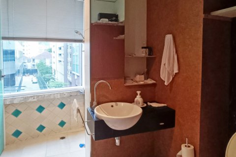 Duplex in Khlong Toei, Bangkok, Thailand 4 bedrooms № 137100 - photo 20