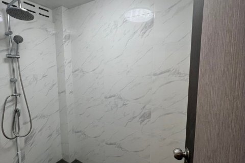 Townhouse in Bang Kapi, Bangkok, Thailand 4 bedrooms № 147267 - photo 11