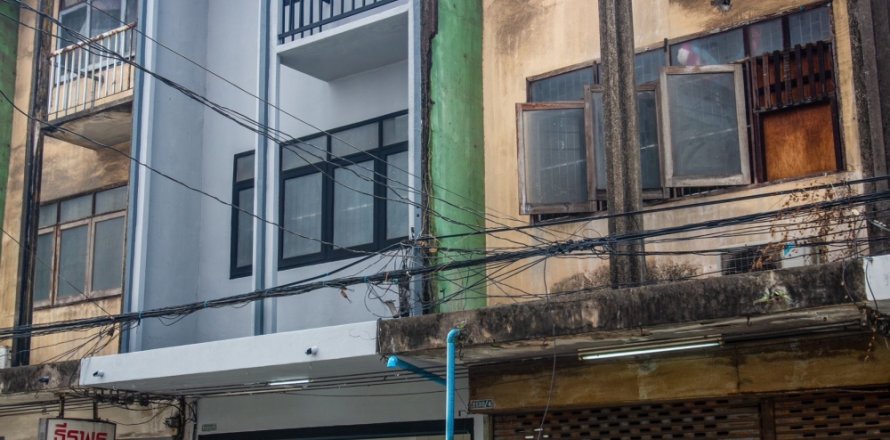 Townhouse in Bang Kapi, Bangkok, Thailand 4 bedrooms № 147267