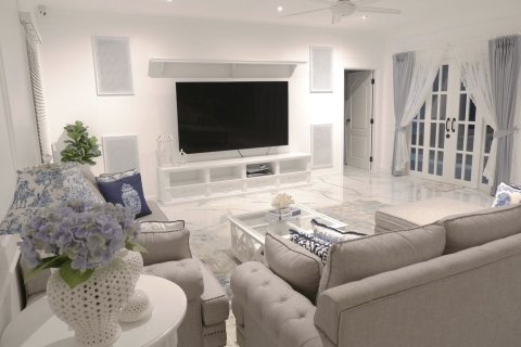 Дом в Пхукете, Таиланд с 5 спальнями  № 169369 - фото 5