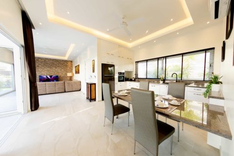 Villa in Hua Hin, Thailand 3 bedrooms № 166485 - photo 4