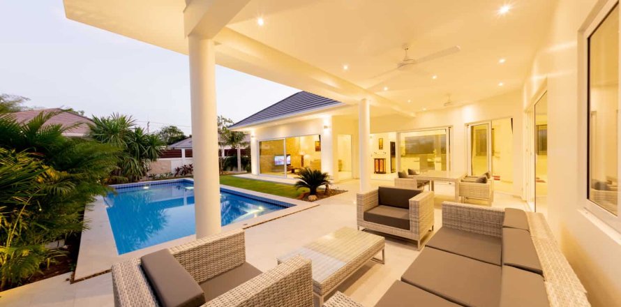Villa in Hua Hin, Thailand 3 bedrooms № 166485