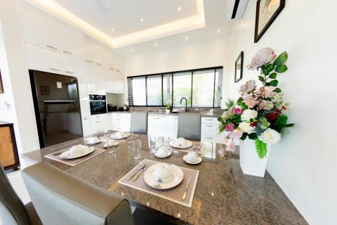 Villa in Hua Hin, Thailand 3 bedrooms № 166485 - photo 5