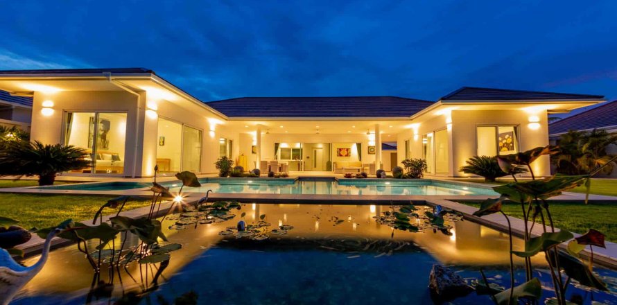 Villa in Hua Hin, Thailand 3 bedrooms № 166488