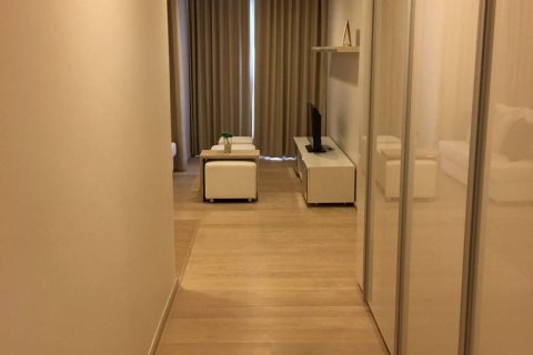 Кондоминиум с 2 спальнями в Ваттхане, Бангкок, Таиланд № 149983 - фото 2