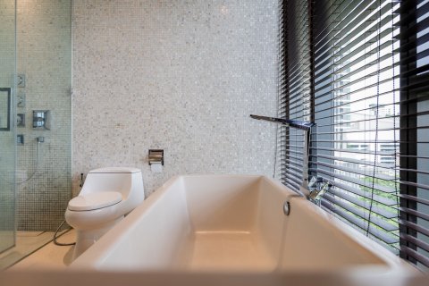 Кондоминиум с 2 спальнями в Ваттхане, Бангкок, Таиланд № 149981 - фото 18