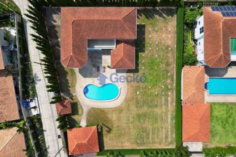 House in Pattaya, Thailand 5 bedrooms № 197150 - photo 4